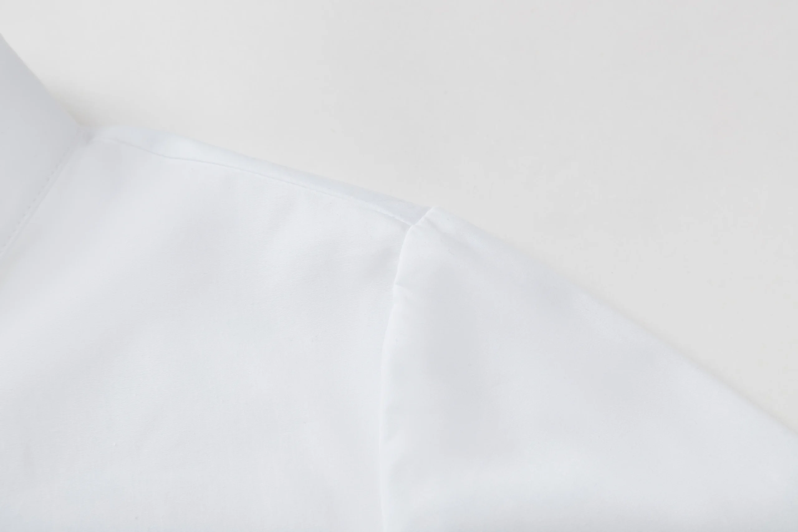 British Academy Girls’ Polar White Wrinkle-Resistant Long-Sleeved Shirt